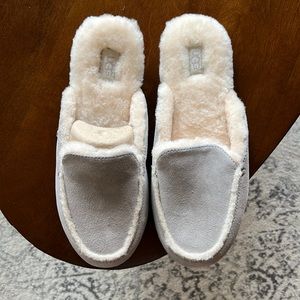 Womens UGG “Lane Slip-On Loafer” Slippers  size 6